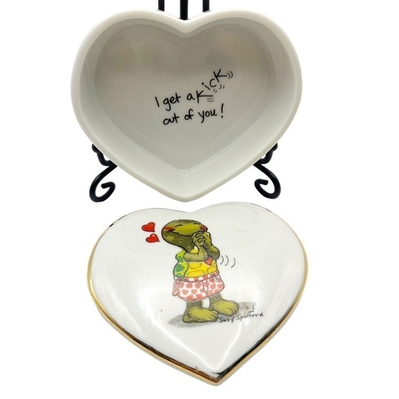 Vintage Enesco Covered Trinket Heart Box Suzy Spafford 1977 Turtle Porcelain 3" - Picture 2 of 11